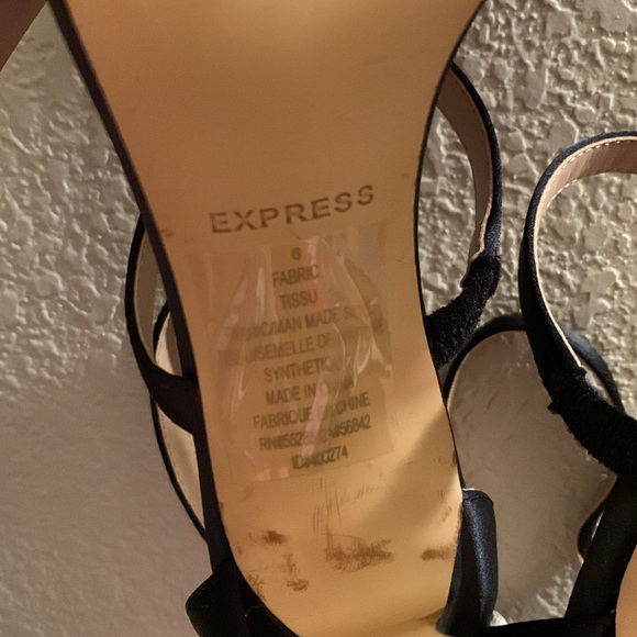 Express black 3 straps heels - size 6 - Picture 7 of 9